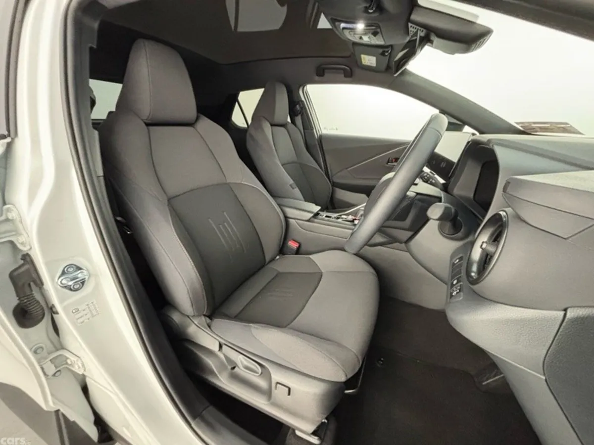 Toyota C-HR SUV, Petrol Hybrid, 2026, White