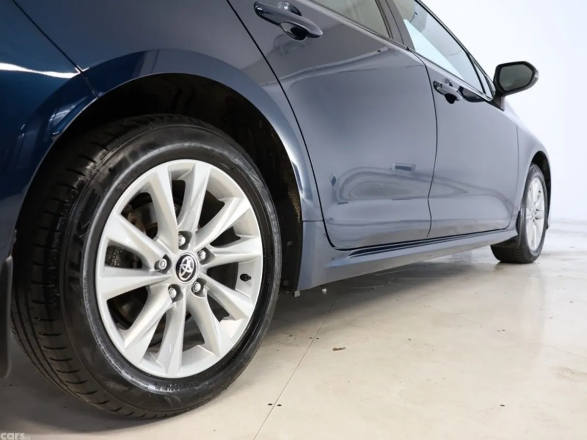 Toyota Corolla Saloon, Petrol Hybrid, 2023, Blue