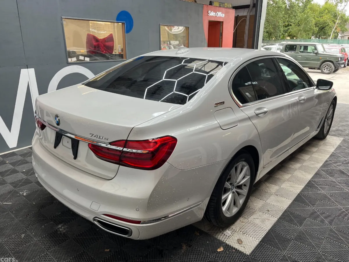BMW 7-Series Saloon, Petrol Plug-in Hybrid, 2016, White