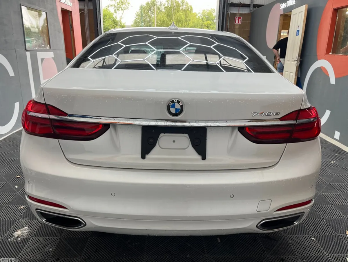 BMW 7-Series Saloon, Petrol Plug-in Hybrid, 2016, White
