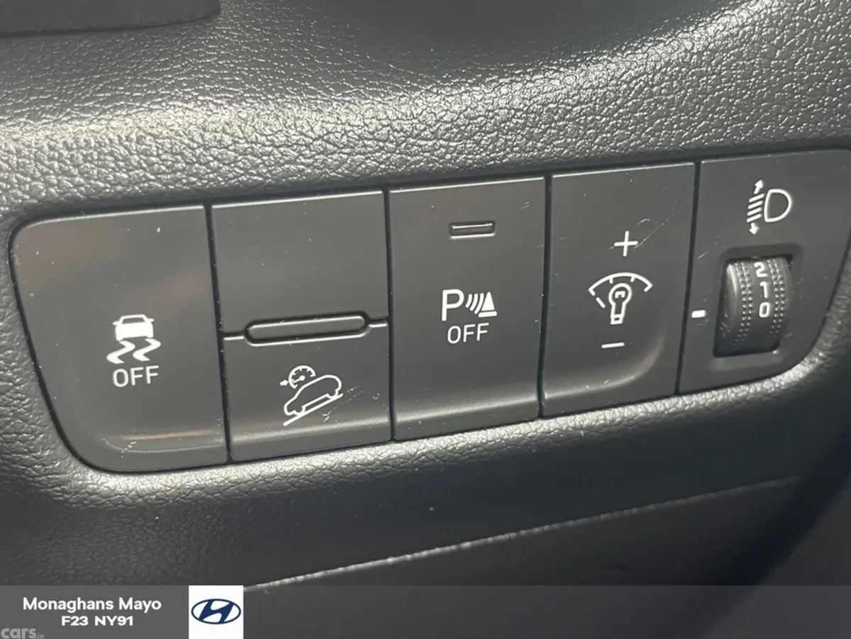 Hyundai KONA MPV, Petrol, 2022, Black