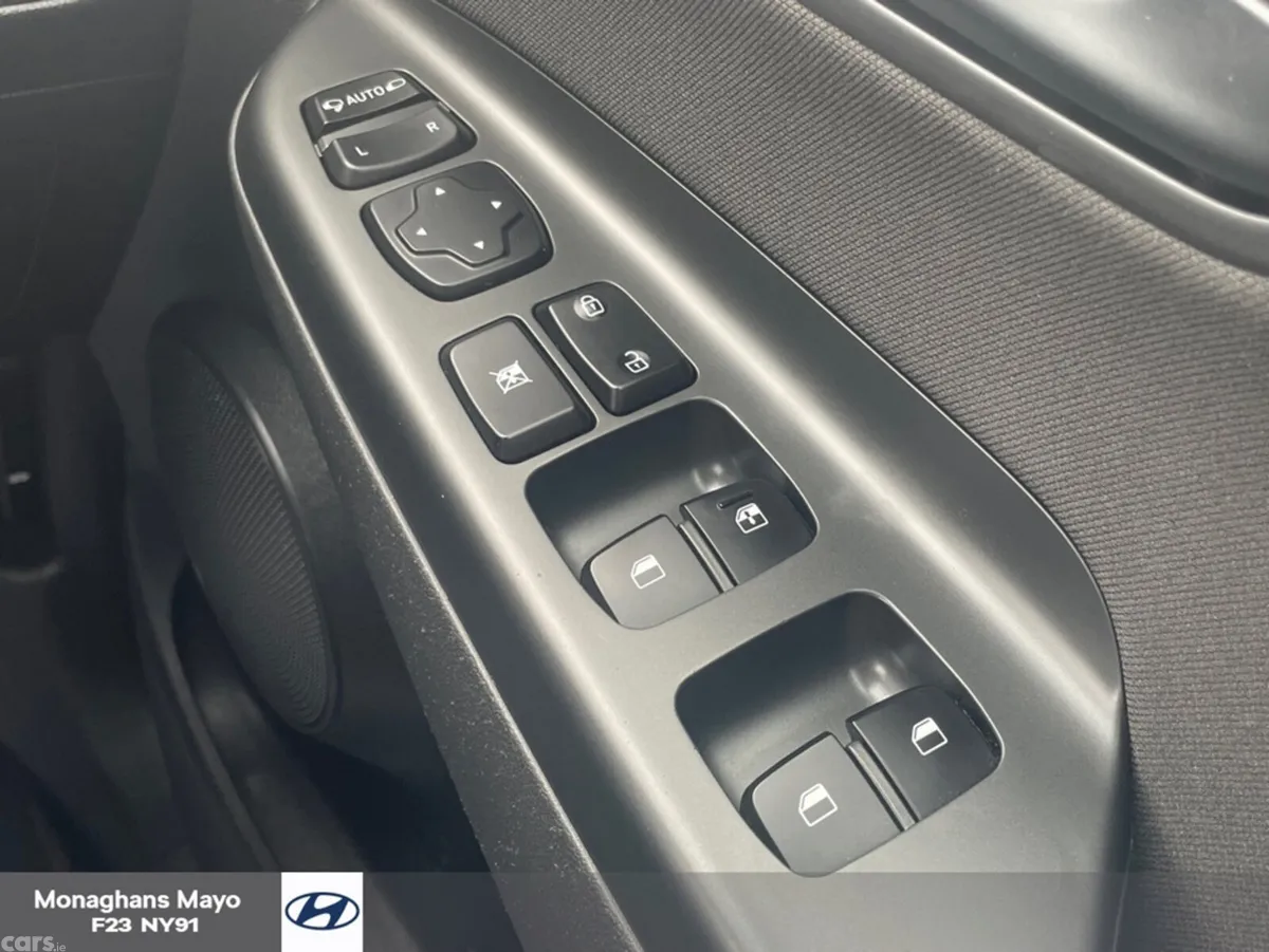 Hyundai KONA MPV, Petrol, 2022, Black