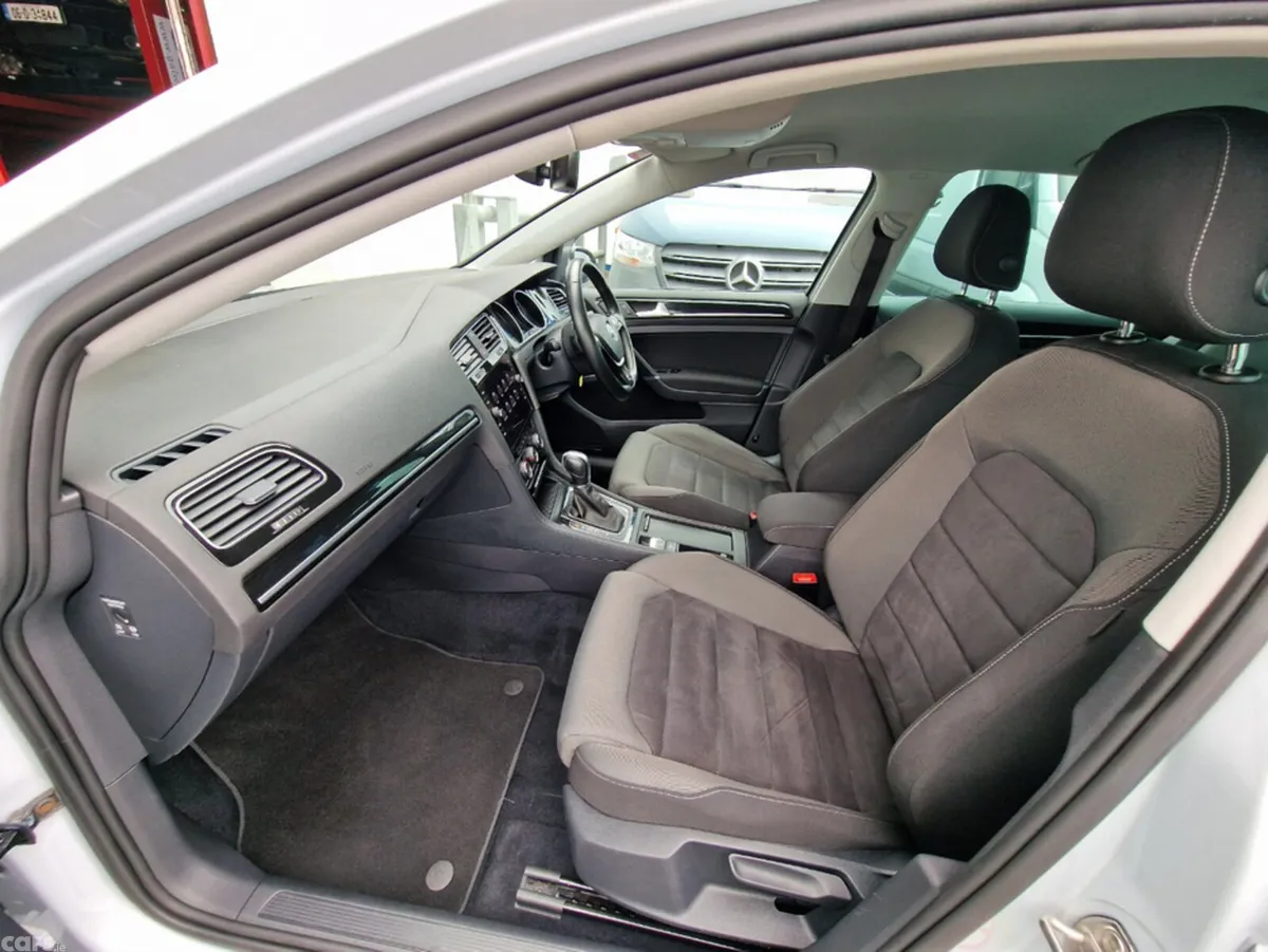 Volkswagen Golf Hatchback, Diesel, 2017, Silver