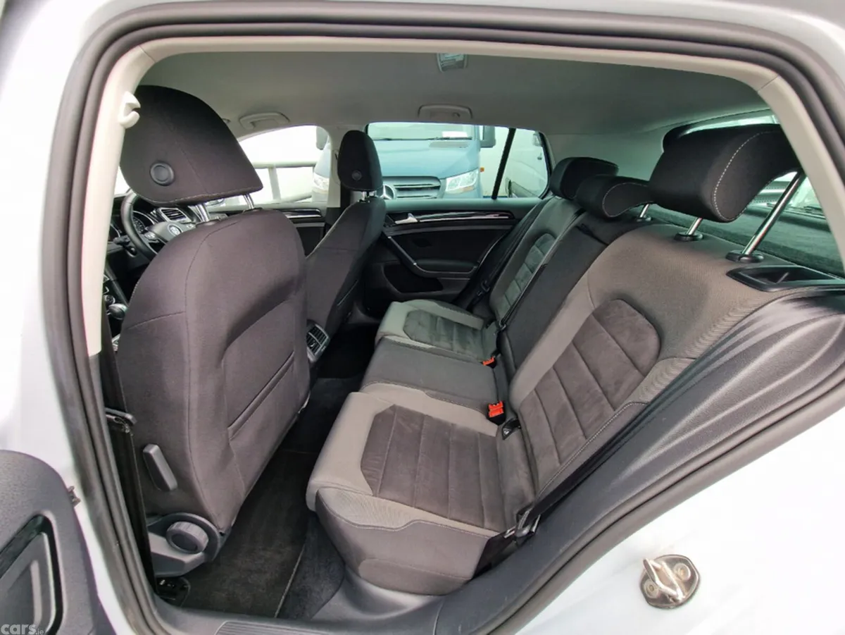 Volkswagen Golf Hatchback, Diesel, 2017, Silver