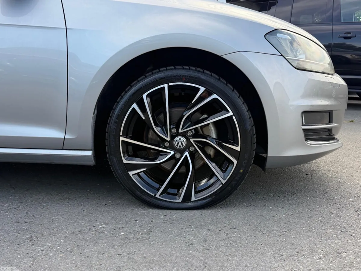 Volkswagen Golf Hatchback, Petrol, 2015, Silver