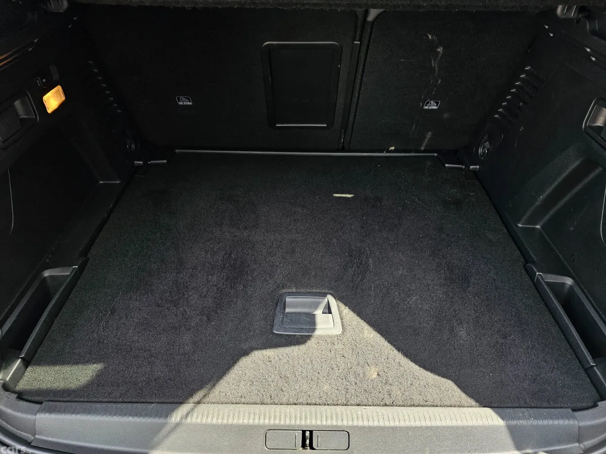 Peugeot 3008 MPV, Petrol, 2021, Red