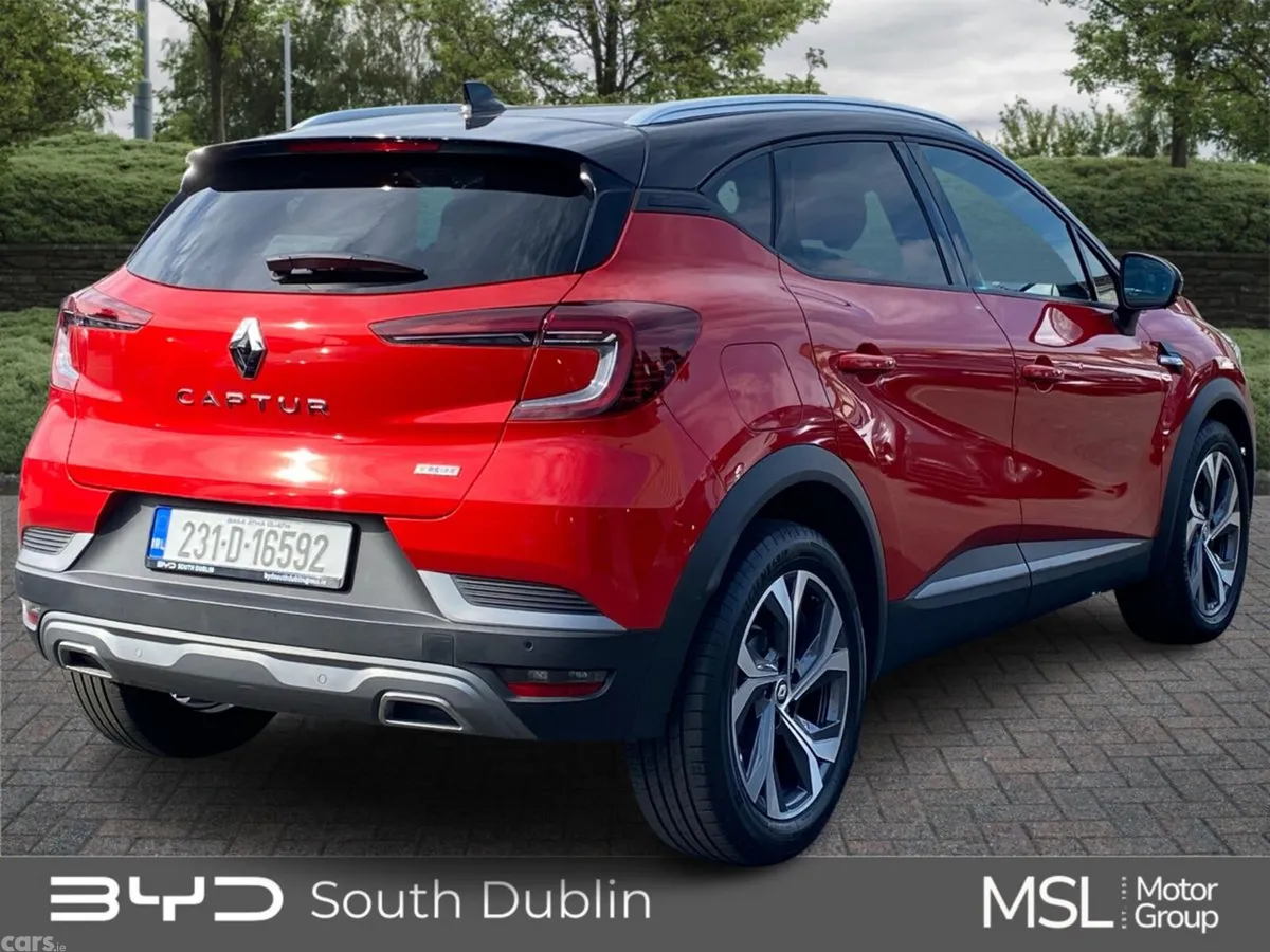Renault Captur Hatchback, Petrol, 2023, Red