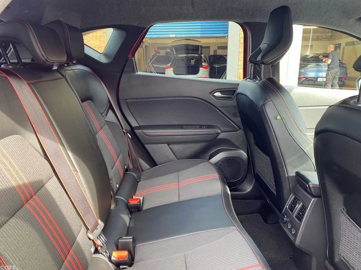 Renault Captur Hatchback, Petrol, 2023, Red