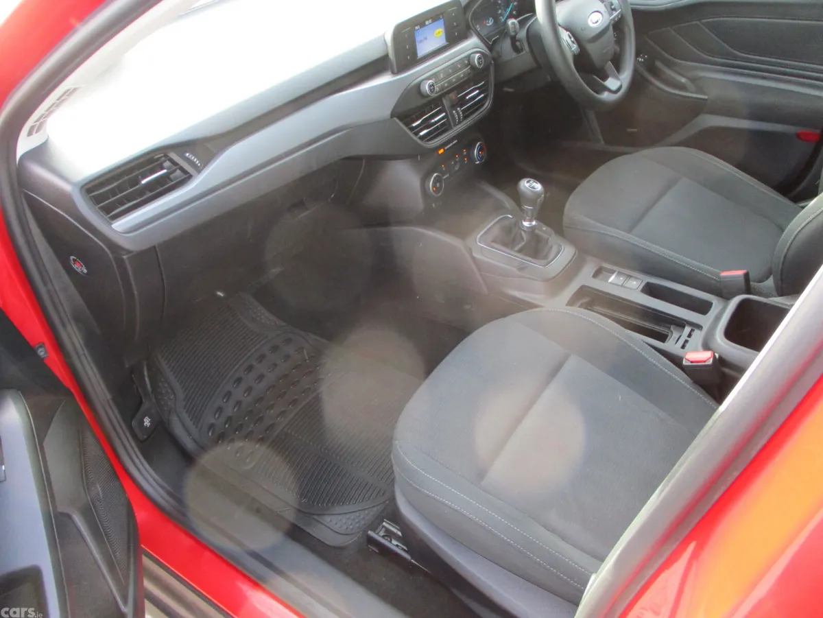 Ford Focus Hatchback, Diesel, 2019, Red