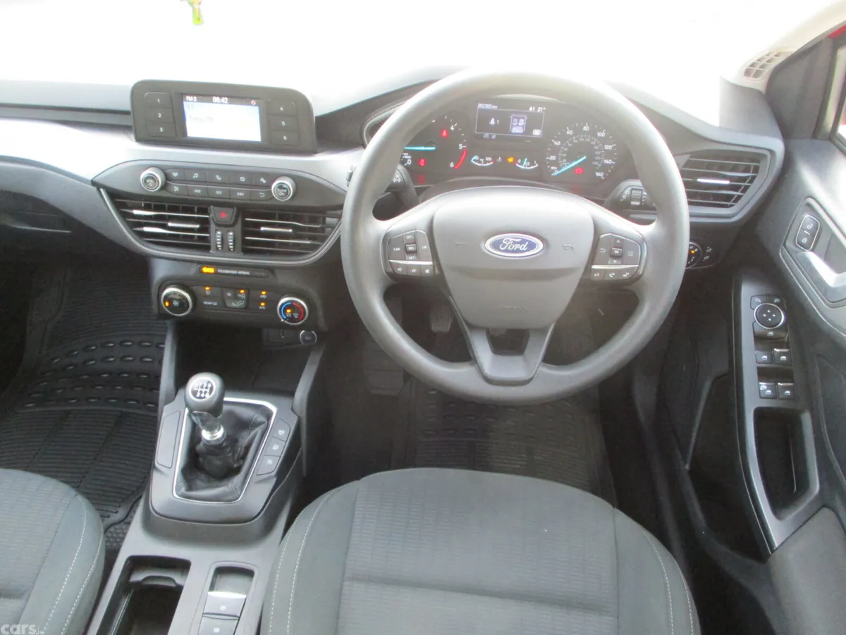 Ford Focus Hatchback, Diesel, 2019, Red