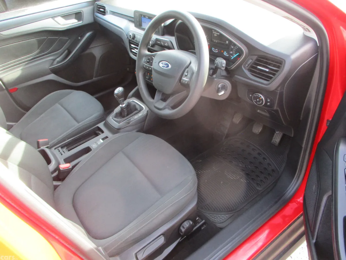 Ford Focus Hatchback, Diesel, 2019, Red