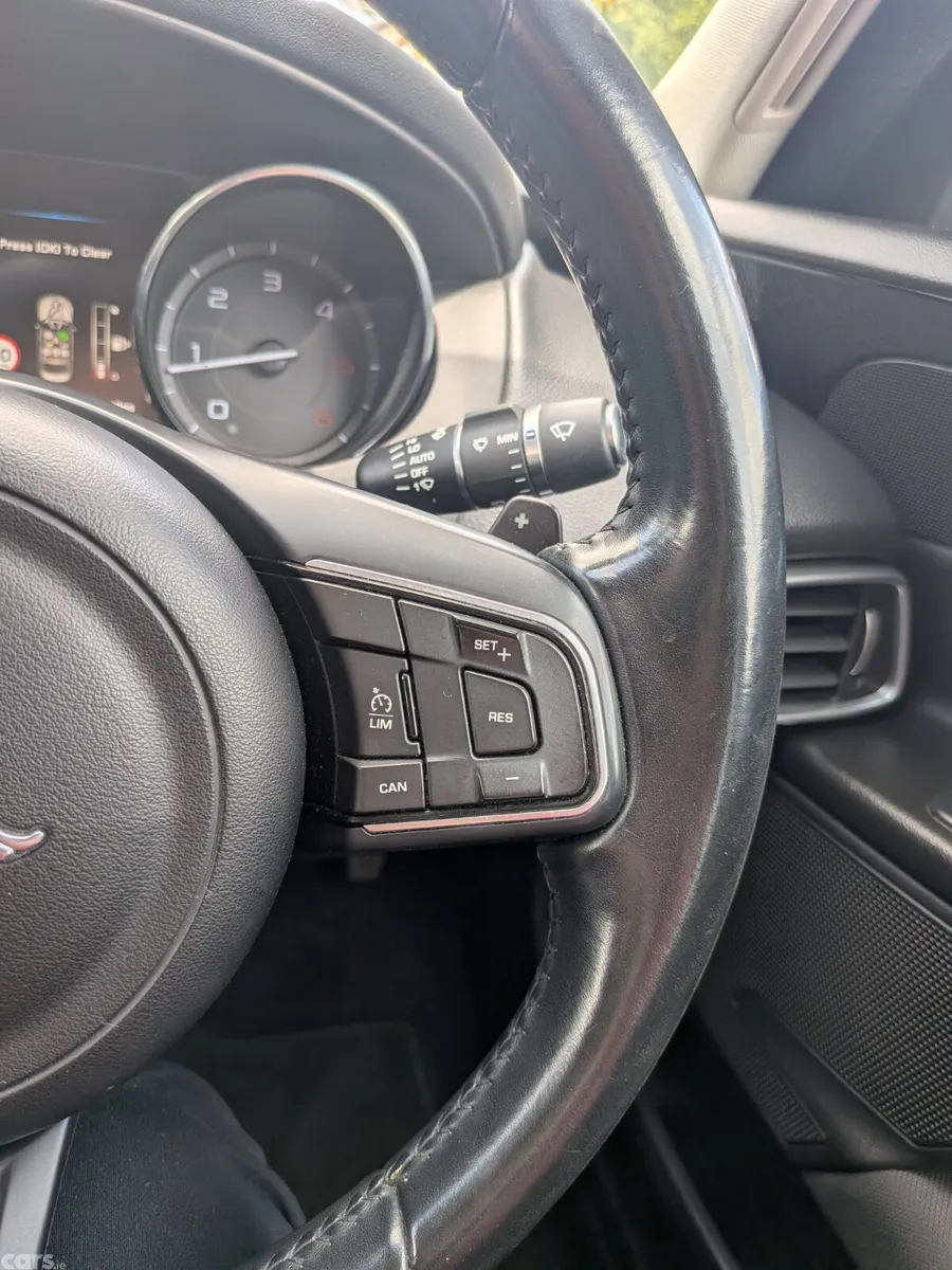 Jaguar XE Saloon, Diesel, 2015, Red