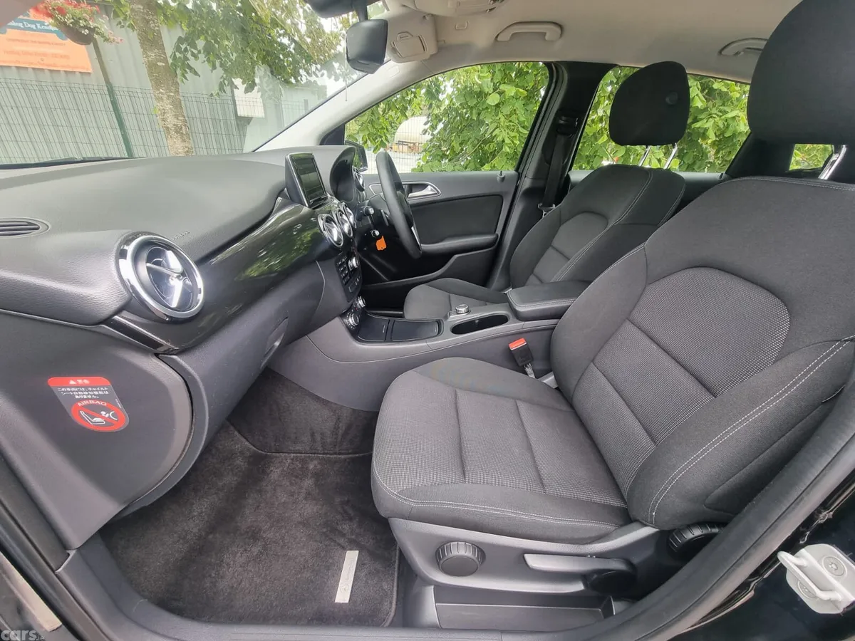 Mercedes-Benz B-Class MPV, Petrol, 2014, Black