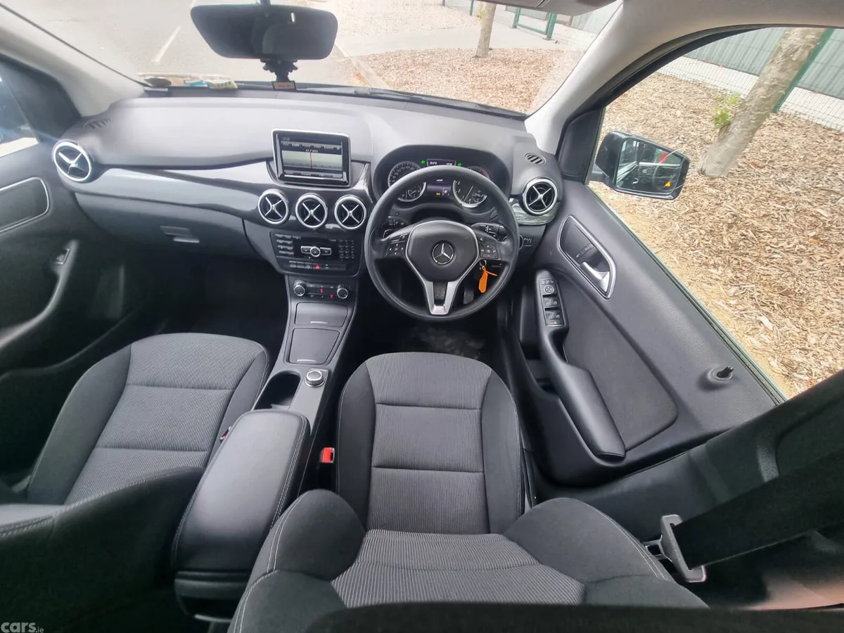 Mercedes-Benz B-Class MPV, Petrol, 2014, Black