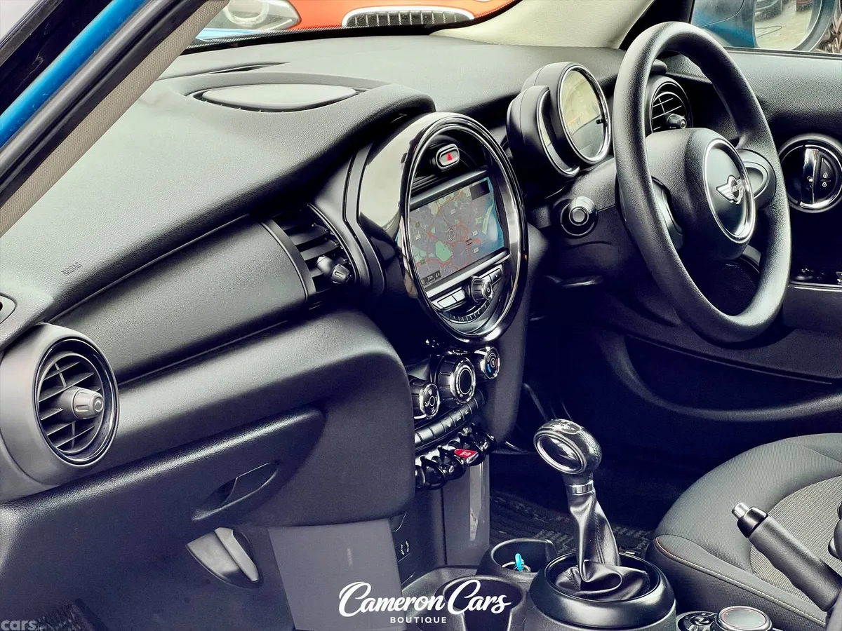 Mini Cooper Hatchback, Petrol, 2015, Blue