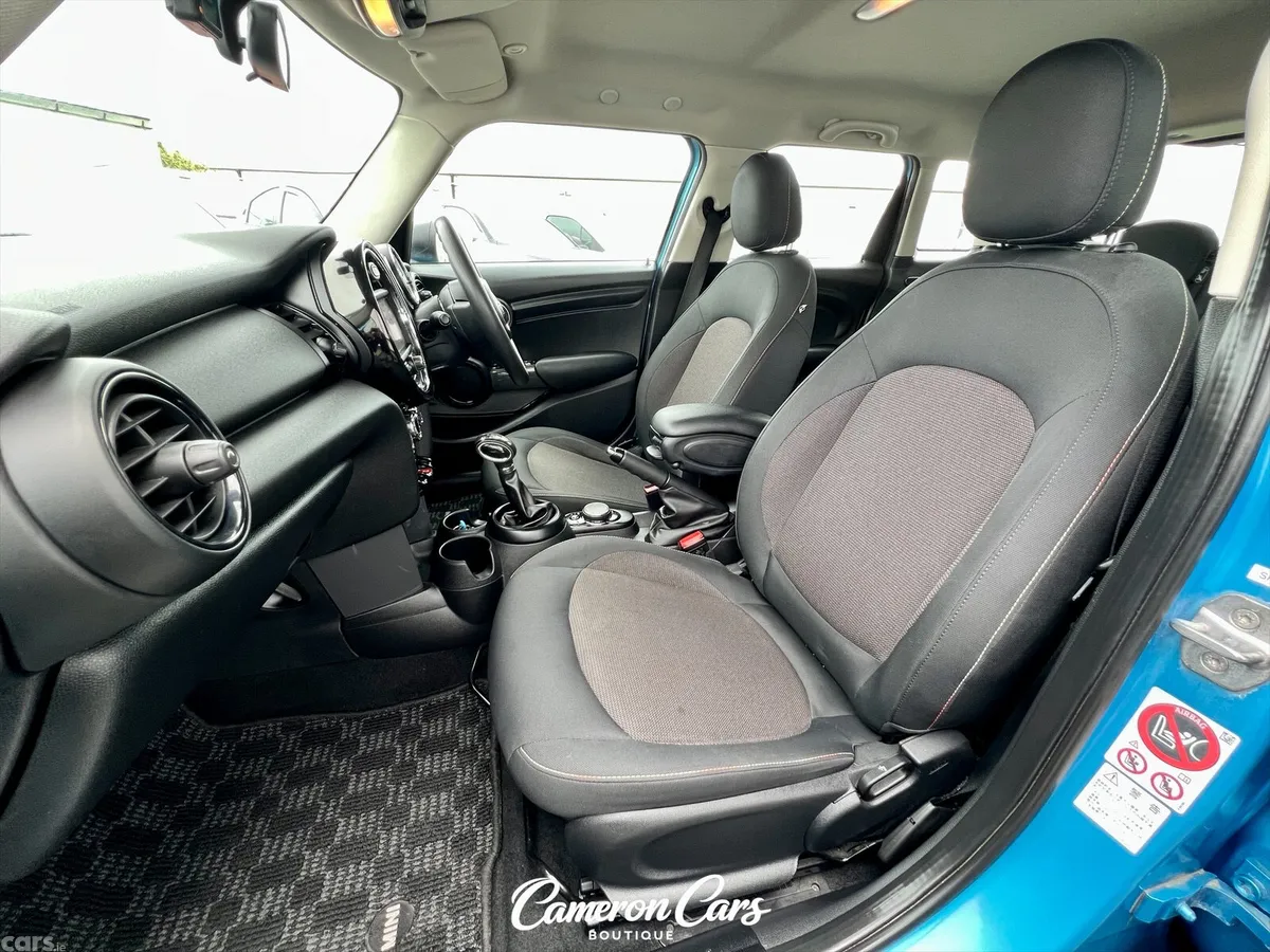 Mini Cooper Hatchback, Petrol, 2015, Blue