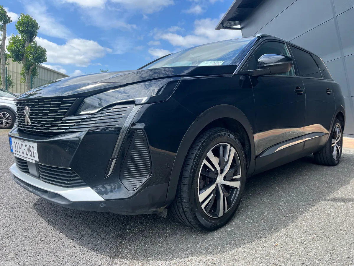 Peugeot 5008 MPV, Petrol, 2023, Black