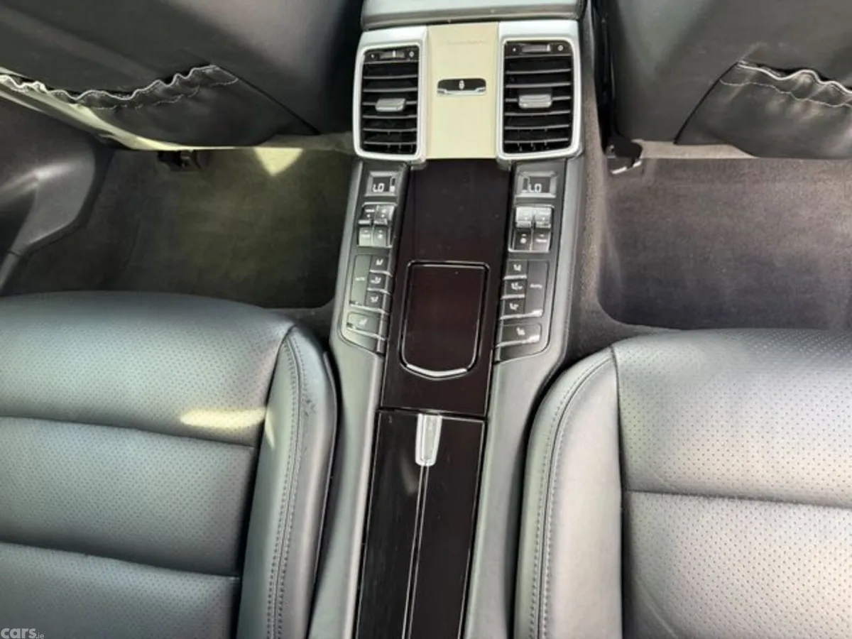 Porsche Panamera Hatchback, Petrol Plug-in Hybrid, 2015, Black