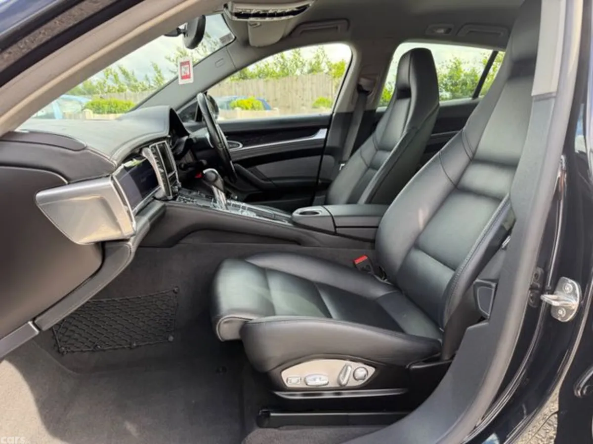 Porsche Panamera Hatchback, Petrol Plug-in Hybrid, 2015, Black