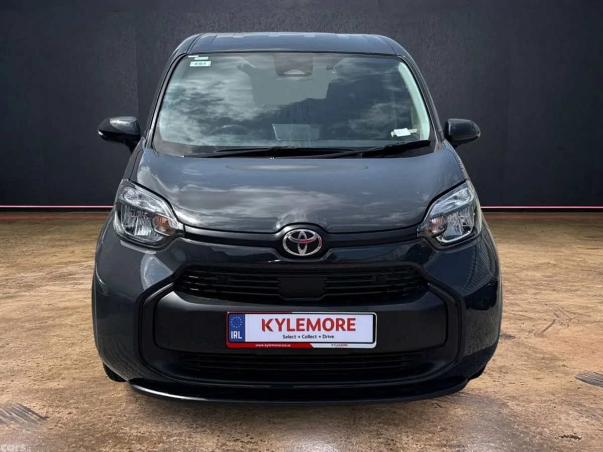 Toyota Sienta MPV, Petrol Hybrid, 2023, Grey