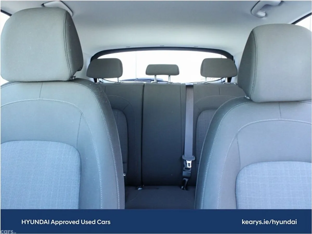 Hyundai KONA MPV, Petrol, 2023, White