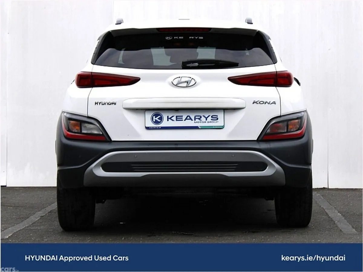 Hyundai KONA MPV, Petrol, 2023, White