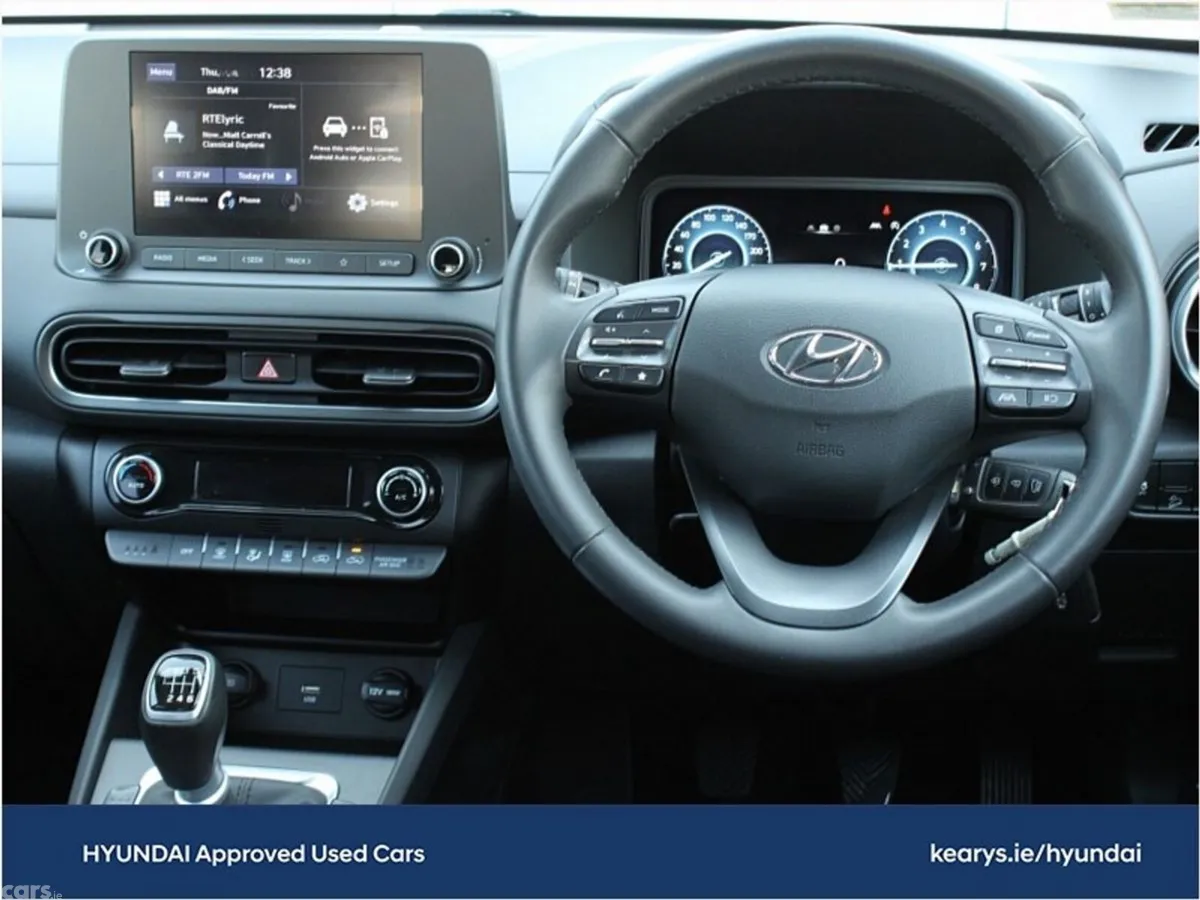 Hyundai KONA MPV, Petrol, 2023, White