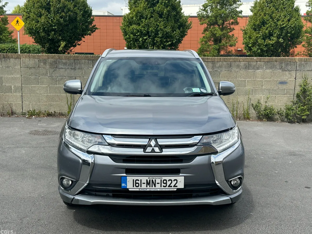 Mitsubishi Outlander SUV, Diesel, 2016, Grey