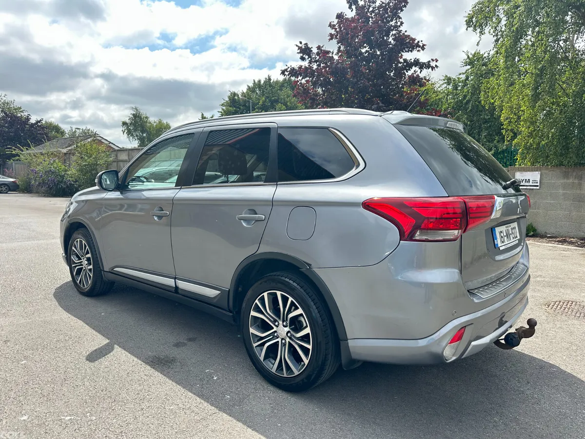 Mitsubishi Outlander SUV, Diesel, 2016, Grey