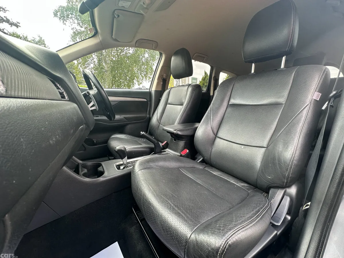Mitsubishi Outlander SUV, Diesel, 2016, Grey