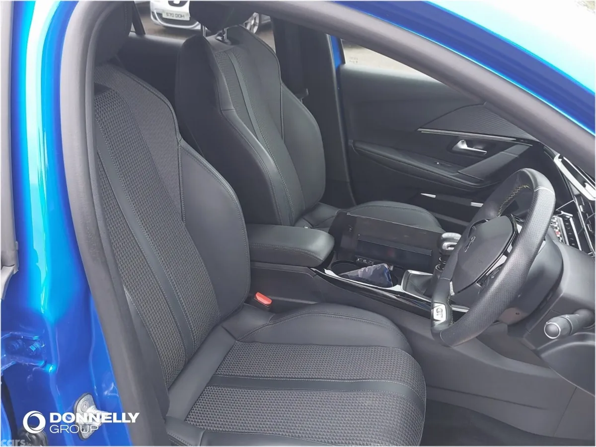 Peugeot 208 Hatchback, Petrol, 2023, Blue