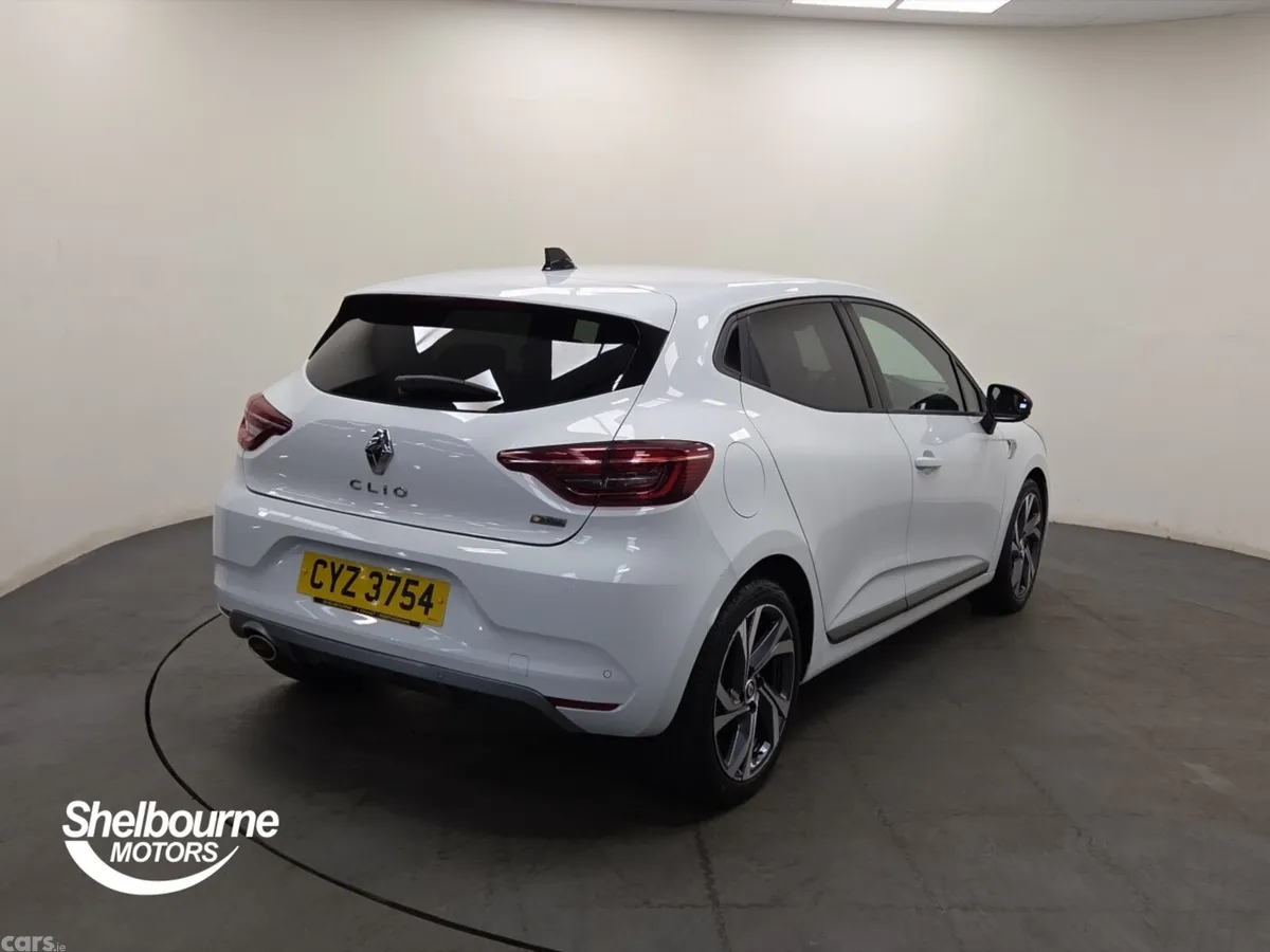 Renault Clio Hatchback, Petrol, 2023, White