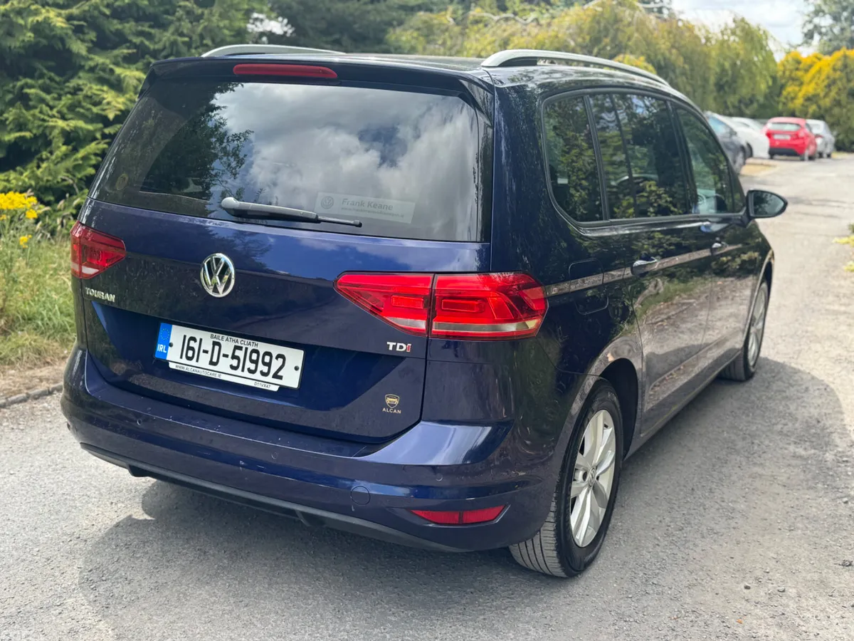 Volkswagen Touran MPV, Diesel, 2016, Blue