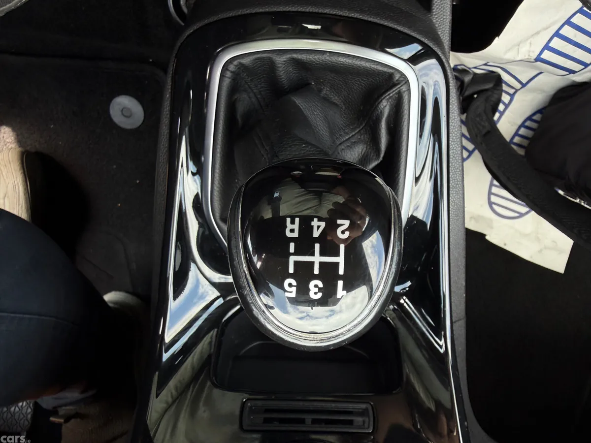 Ford Fiesta Hatchback, Petrol, 2015, Black