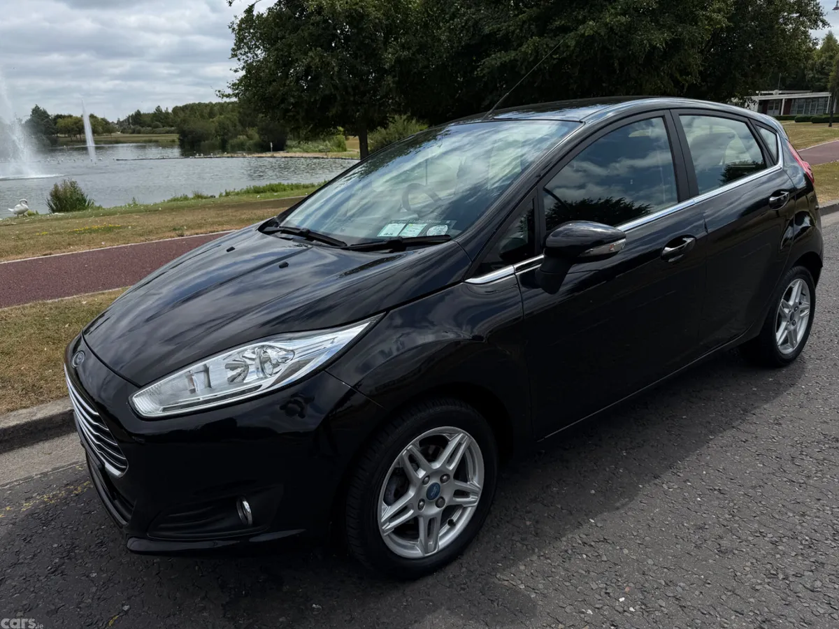 Ford Fiesta Hatchback, Petrol, 2015, Black