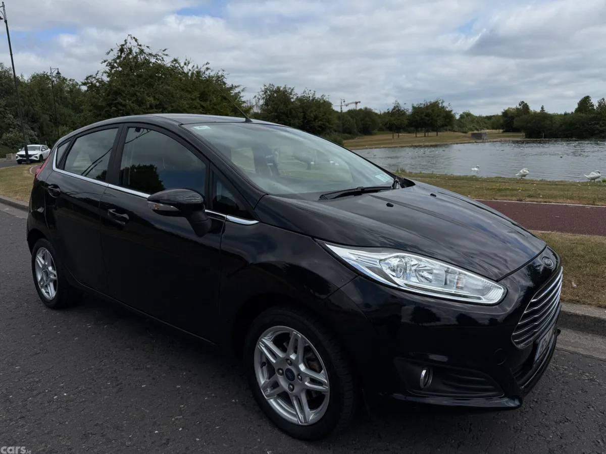 Ford Fiesta Hatchback, Petrol, 2015, Black