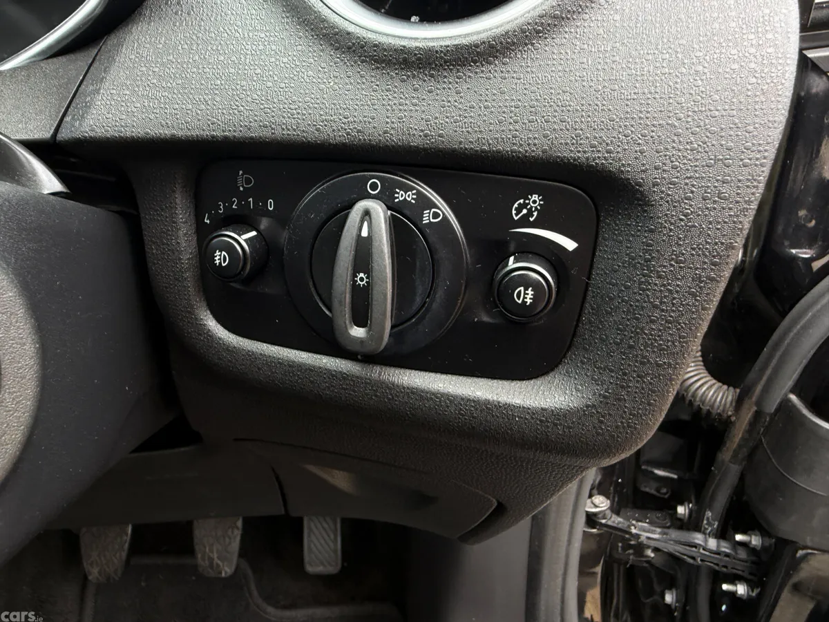 Ford Fiesta Hatchback, Petrol, 2015, Black