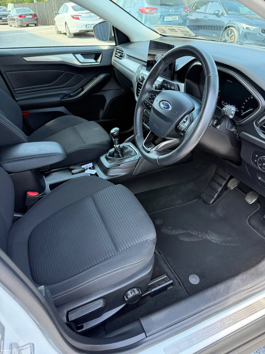Ford Focus Hatchback, Petrol, 2020, White