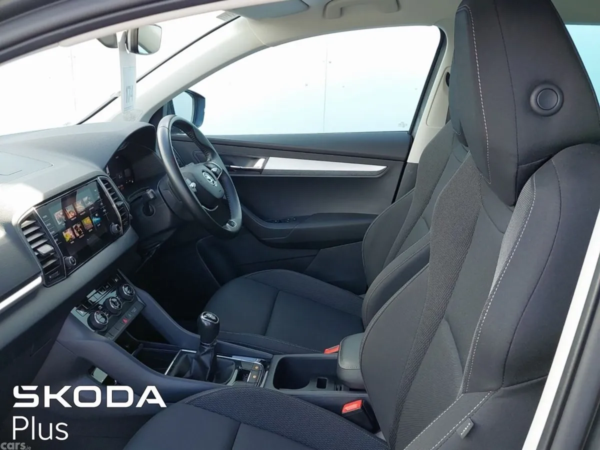 Skoda Karoq SUV, Diesel, 2023, Grey