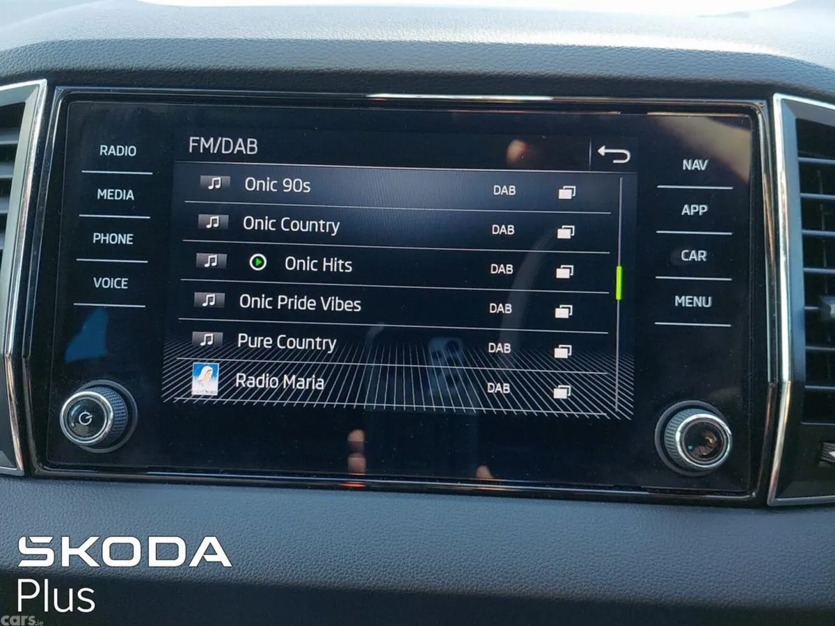 Skoda Karoq SUV, Diesel, 2023, Grey