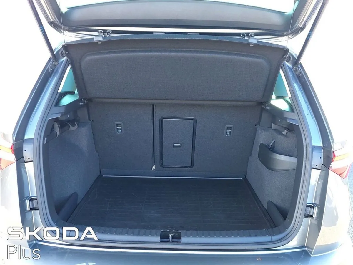 Skoda Karoq SUV, Diesel, 2023, Grey