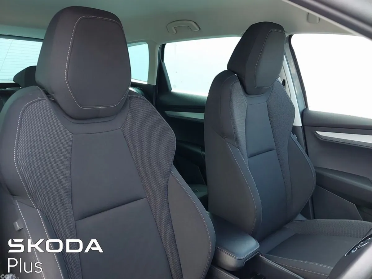 Skoda Karoq SUV, Diesel, 2023, Grey