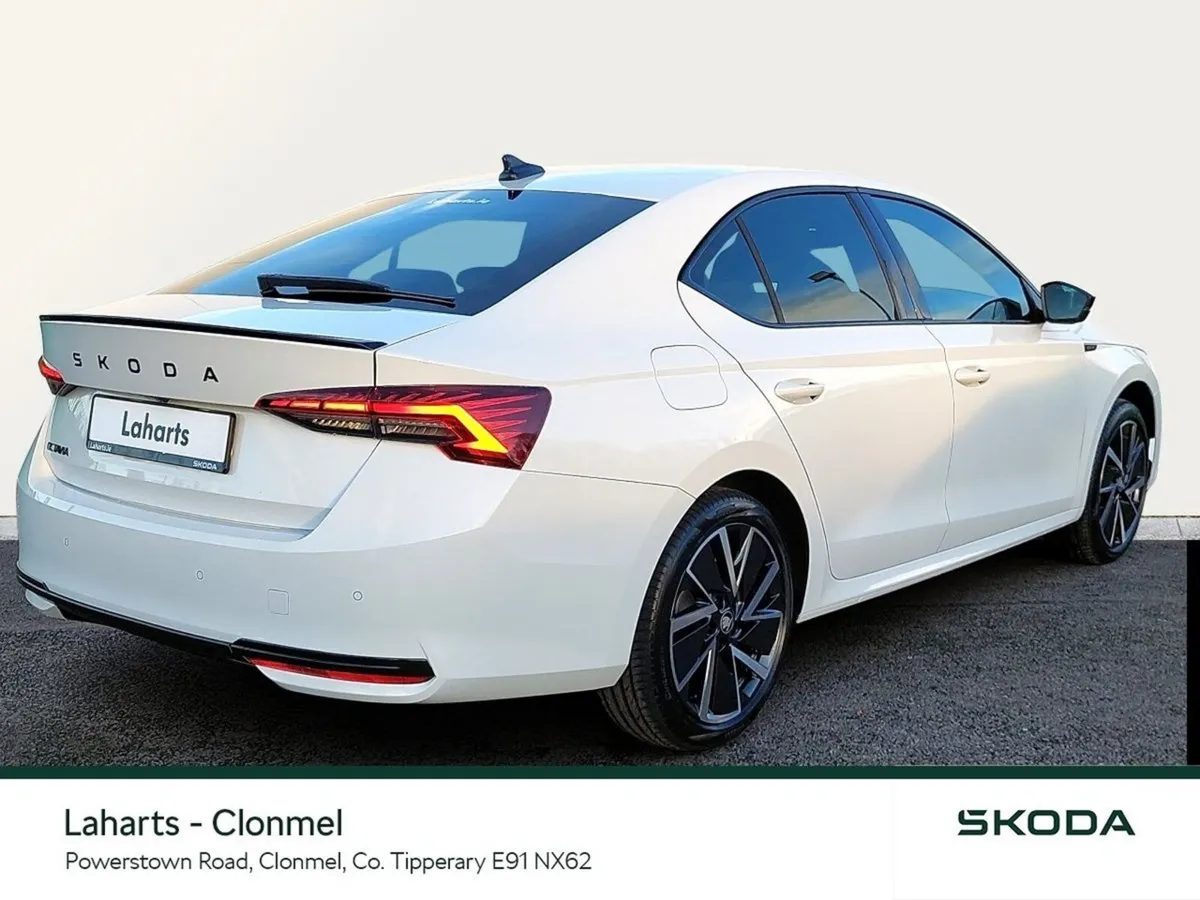 Skoda Octavia Saloon, Diesel, 2026, White