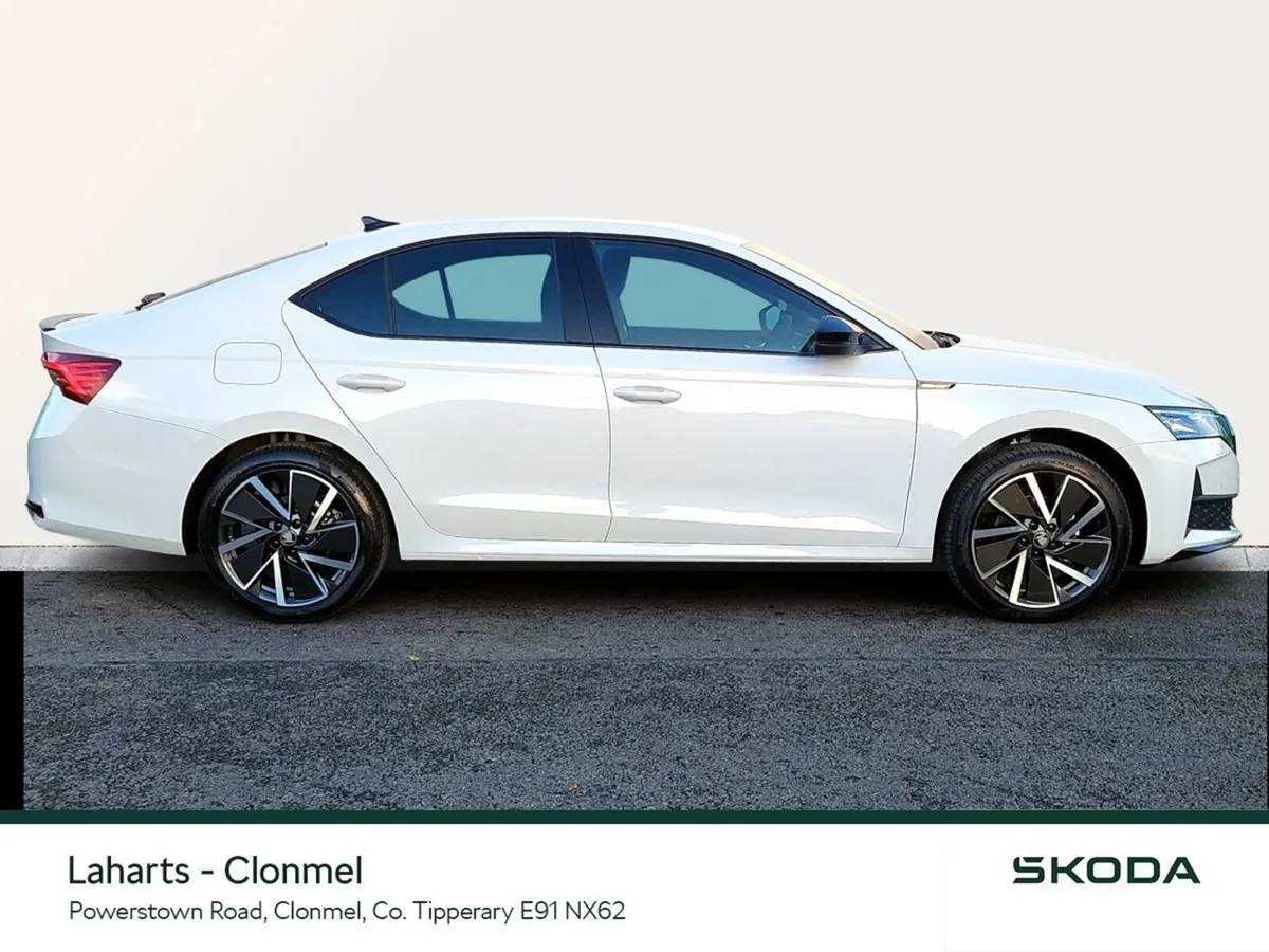 Skoda Octavia Saloon, Diesel, 2026, White