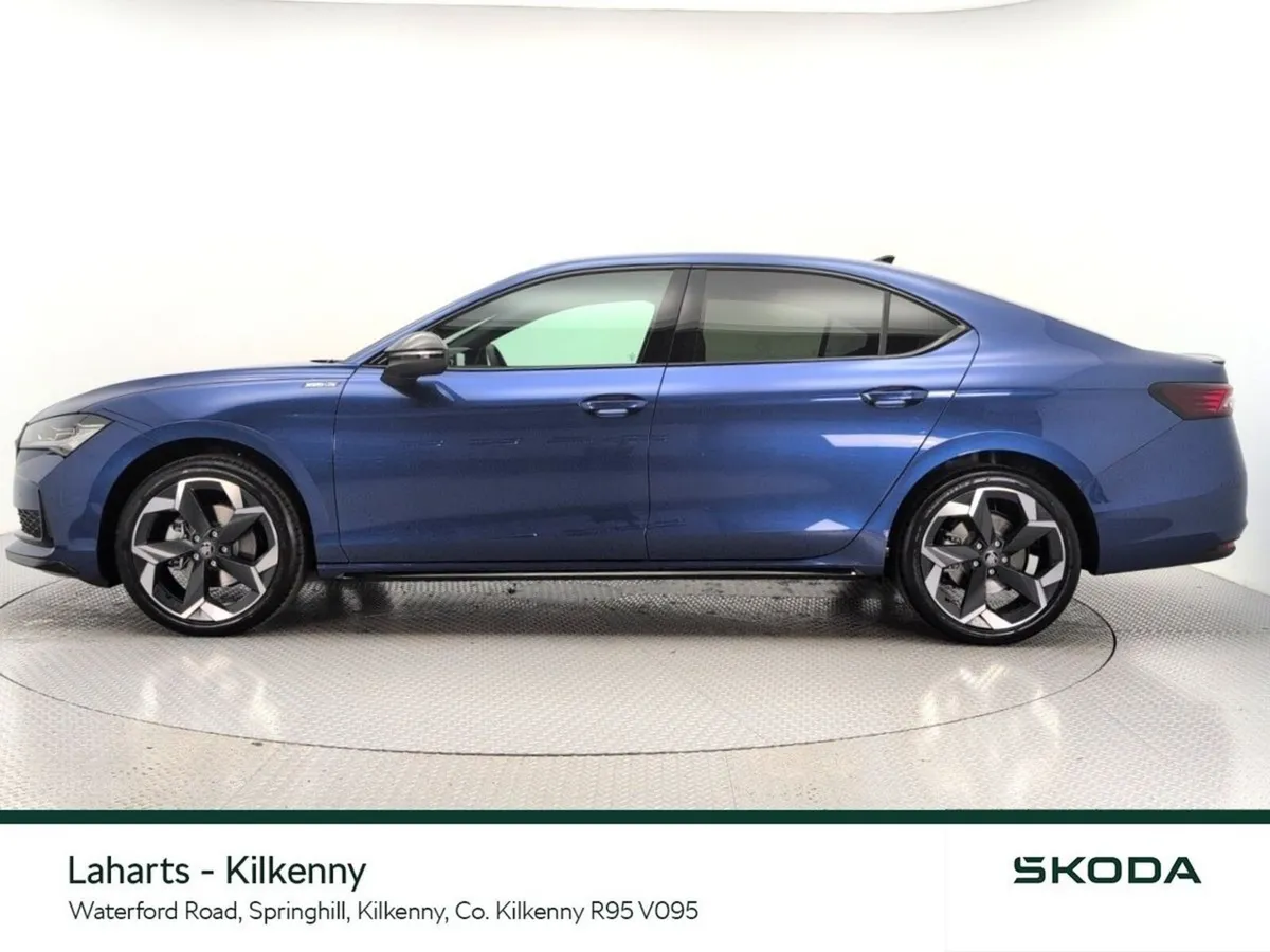 Skoda Superb Saloon, Diesel, 2026, Blue