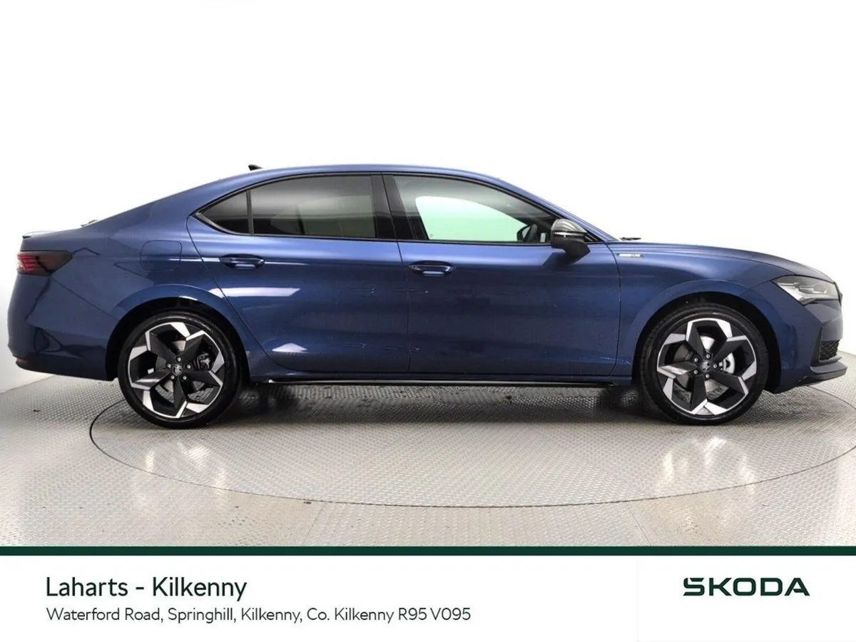 Skoda Superb Saloon, Diesel, 2026, Blue