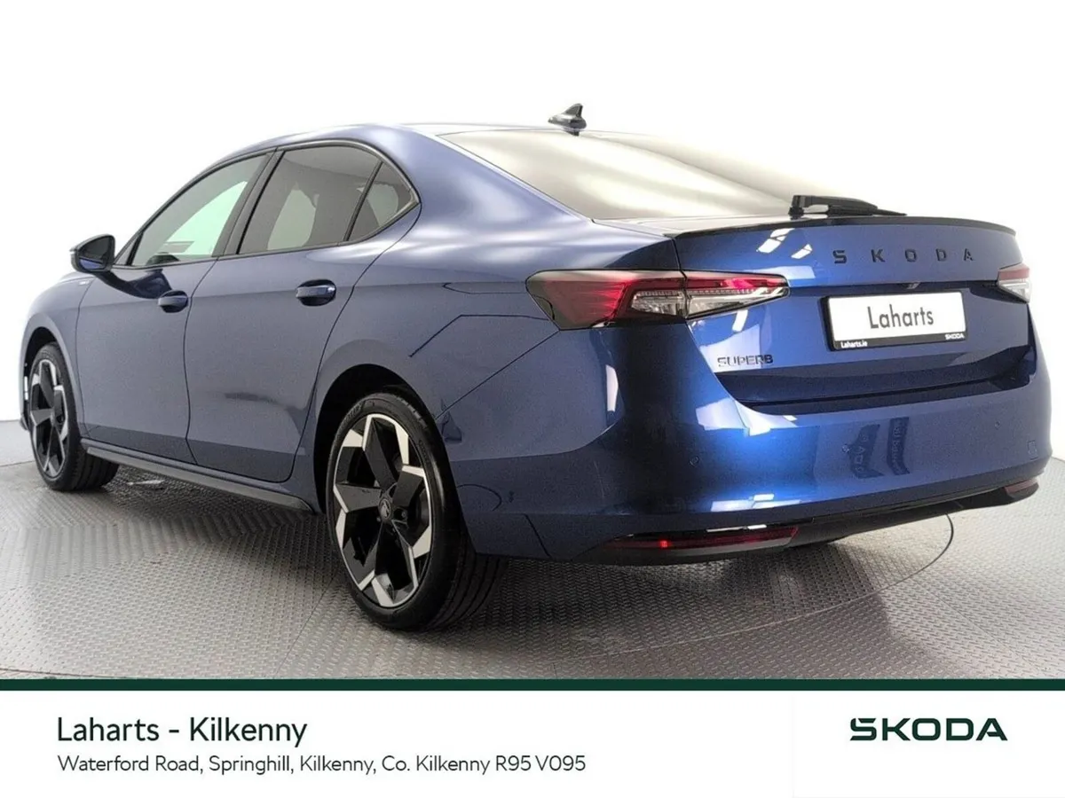 Skoda Superb Saloon, Diesel, 2026, Blue