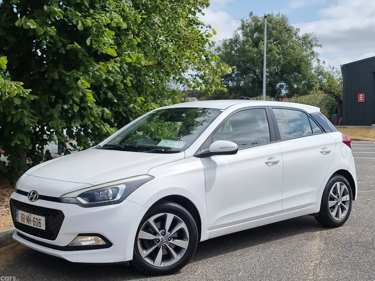 Hyundai i20 Hatchback, Diesel, 2016, White