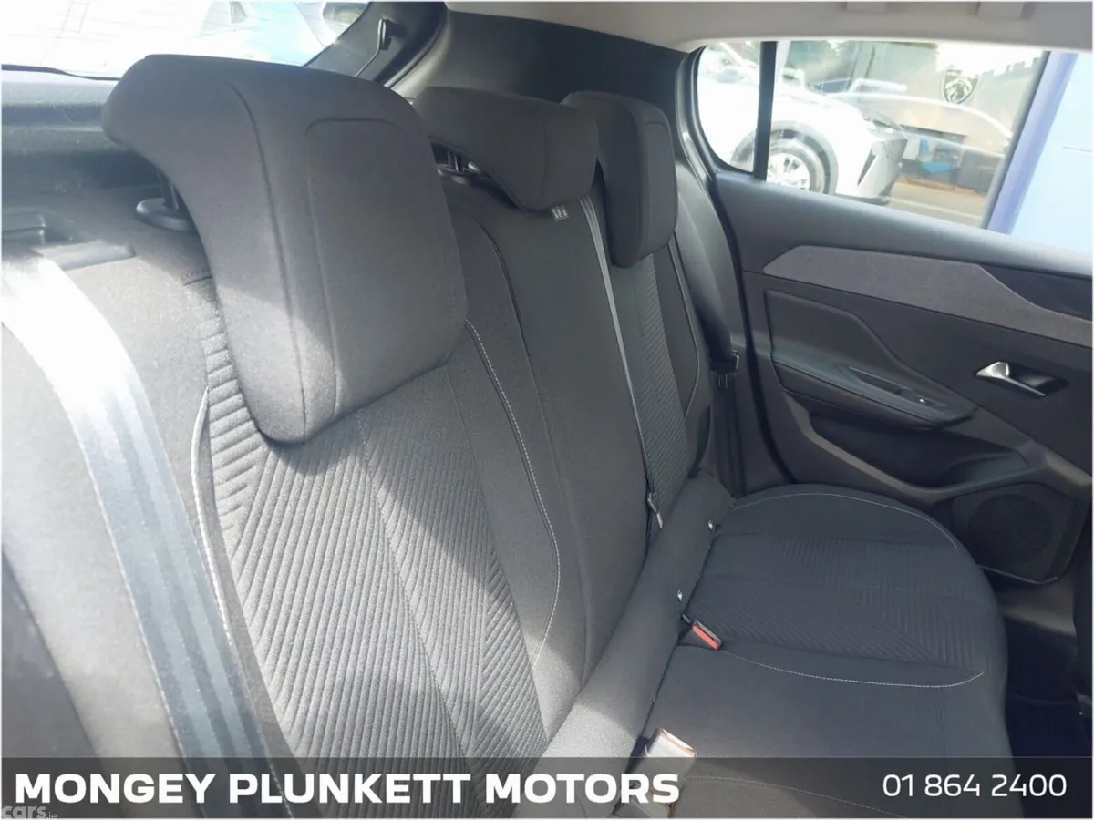 Peugeot 308 Hatchback, Petrol, 2022, Grey