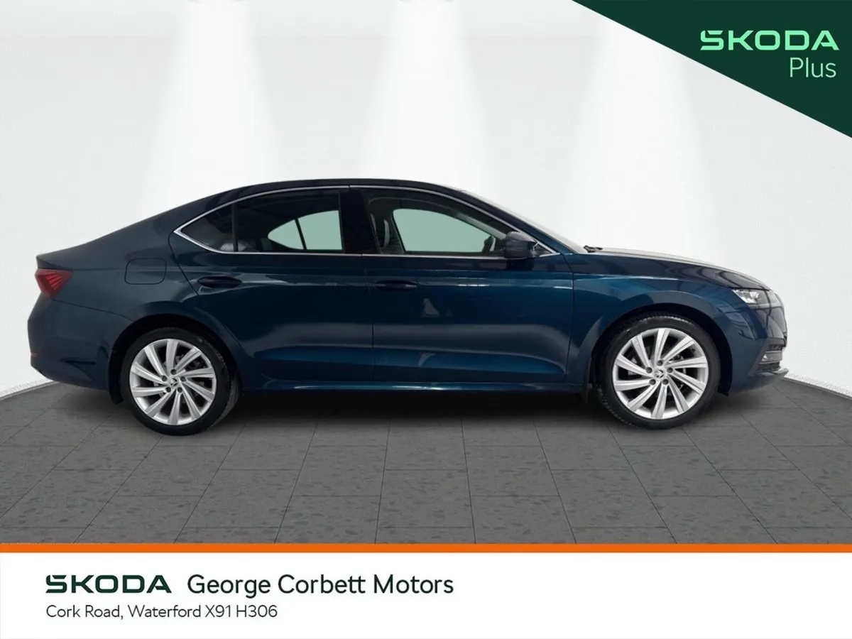 Skoda Octavia Saloon, Diesel, 2023, Blue
